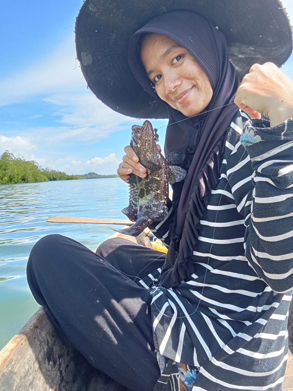 Merupakan Desa dengan Mangrove terluas di Kecamatan Simeulue Barat, serta kaya akan hasil lautnya